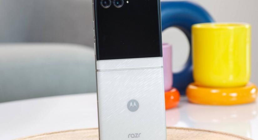 18 GB RAM-mal is meg lehet majd venni a Motorola RAZR 70-et
