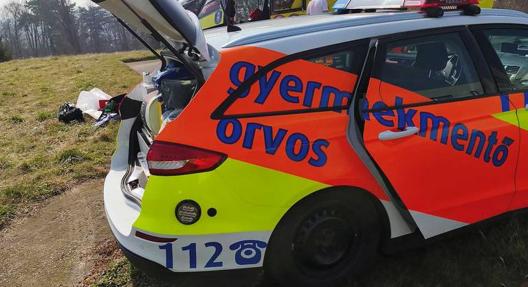 Kizuhant egy hároméves kisfiú az első emeletről Sopronban