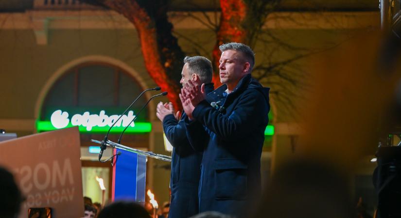 Békéscsabán folytatta az országjárást Magyar Péter