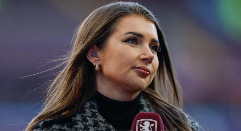 Alig takart valamit, átlátszó ruhában sokkolta a rajongókat a dögös sportriporternő