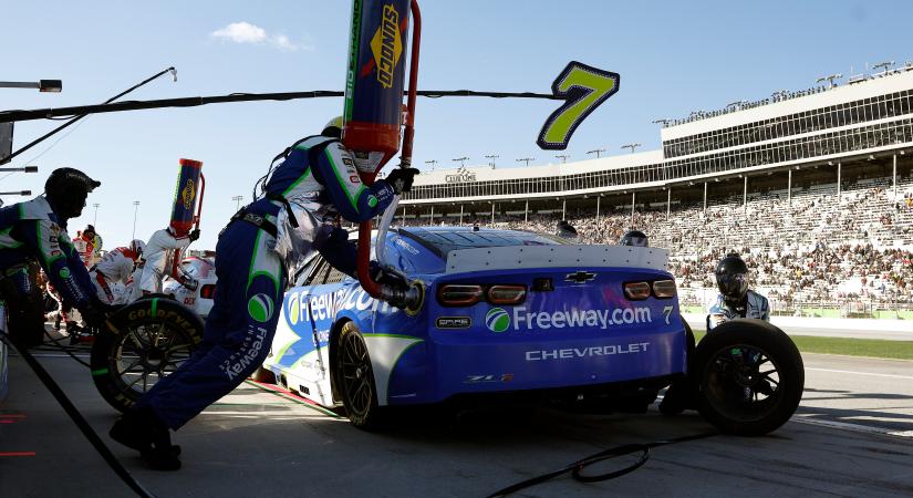 NASCAR: A JGR magánnyomozóval figyeltette Gabehartot, Denny Hamlin is megszólalt