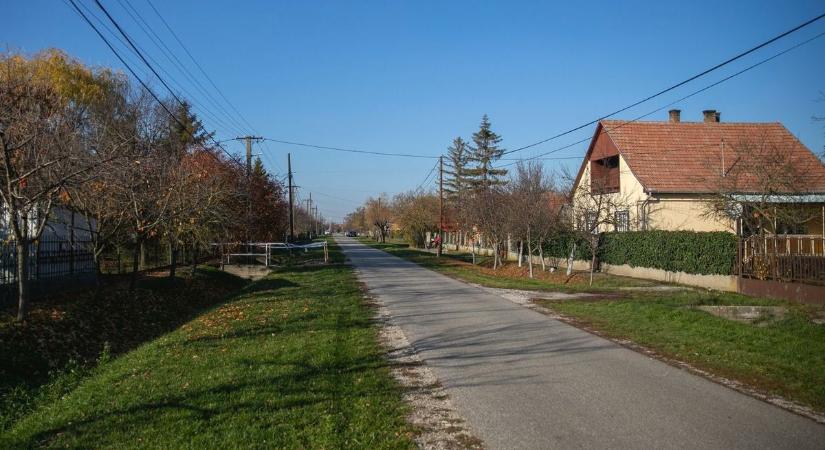 Mesebeli táj, alig pár száz lakos – lenne, aki az apró hajdú-bihari faluba költözne, csak nincs hova