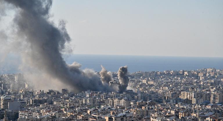 Pokoli jelenetek, egy olajraktárat vettek célba Teheránban, Donald Trump beváltotta az ígéretét - Az Index percről percre tudósítása a közel-keleti eseményekről