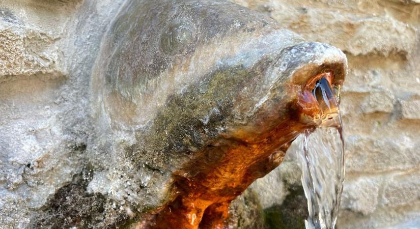 Kiderítettük, hogy miért nem iható a füredi Kossuth-forrás vize