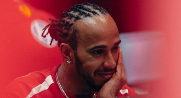 „Hiszem, hogy be tudjuk hozni a lemaradást” – Hamilton