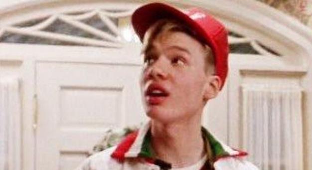 Emlékeztek még a Reszkessetek, betörők! cuki pizzafutárjára? Ennyit változott az évek során