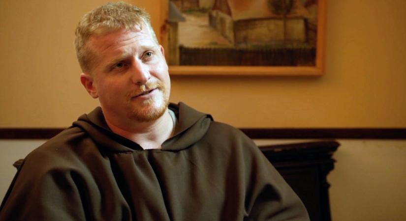 „Ülünk a kanapén és rettegünk” – Továbbra is bűnügyi felügyelet alatt a Keresztanyu színésze