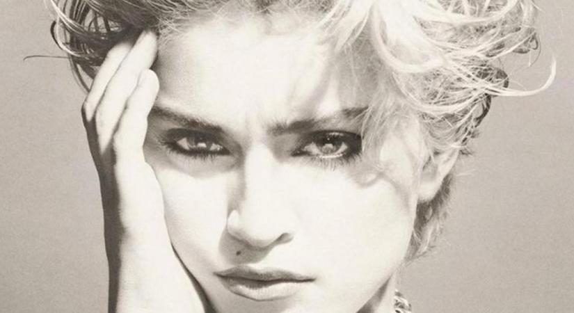 Apró bikiniben kapták lencsevégre Madonna 24 éves lányát - Fotók