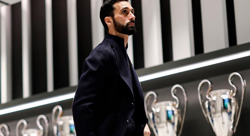 A Real Madrid korábbi labdarúgója akkorát rúgott Álvaro Arbeloába, hogy az nekünk is fáj