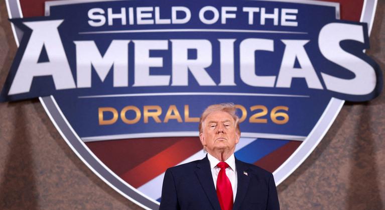 Donald Trump jópofa próbált lenni, de belegázolt a spanyol anyanyelvű százmilliók lelkébe