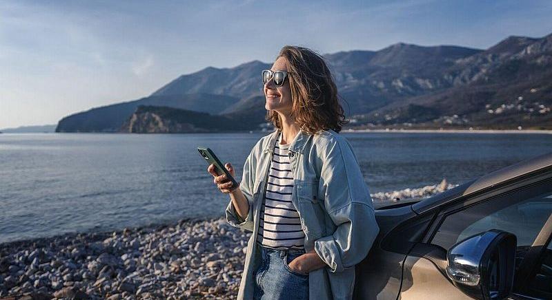 Díszes kiegészítők helyett hasznos eszközök – mi legyen egy női autóban?