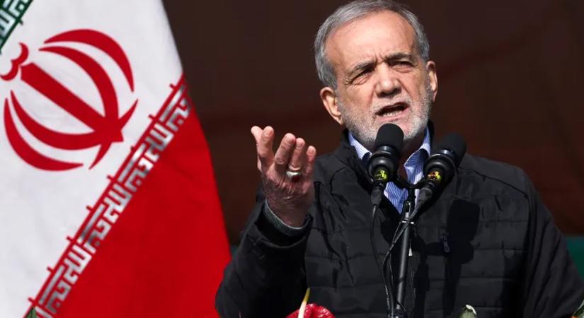 Irán elnöke bocsánatot kért az öböl menti országok elleni légicsapásokért az állami tévében