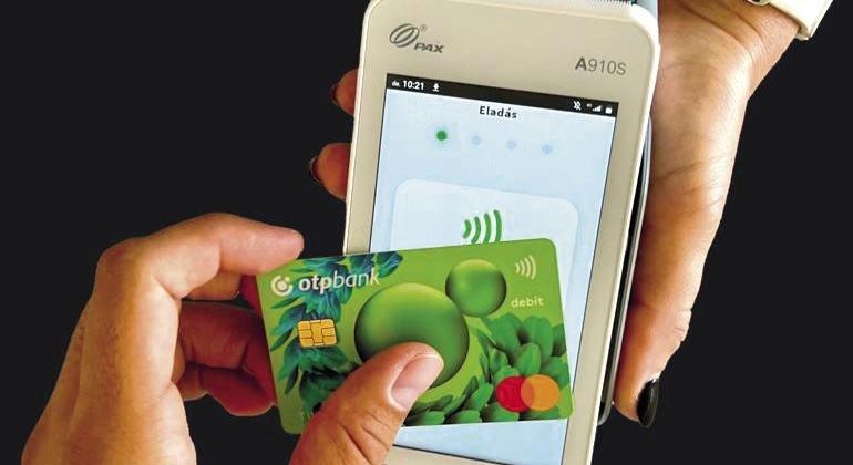 K&H: stílus, kényelem, gyorsaság – így fizetnek ma a hölgyek