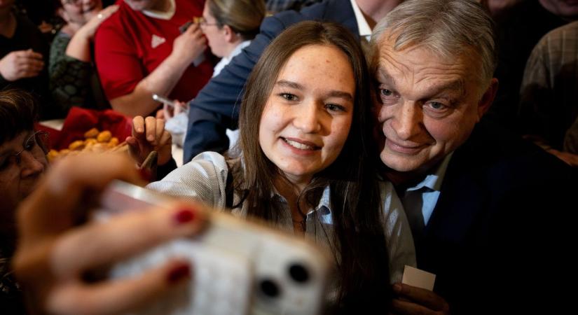 Orbán Viktor bejelentkezett vasárnap és nagyon fontos üzenetet küldött: az ország lakosságának felét érinti
