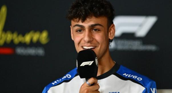 Lindblad pontszerzéssel debütált az F1-ben