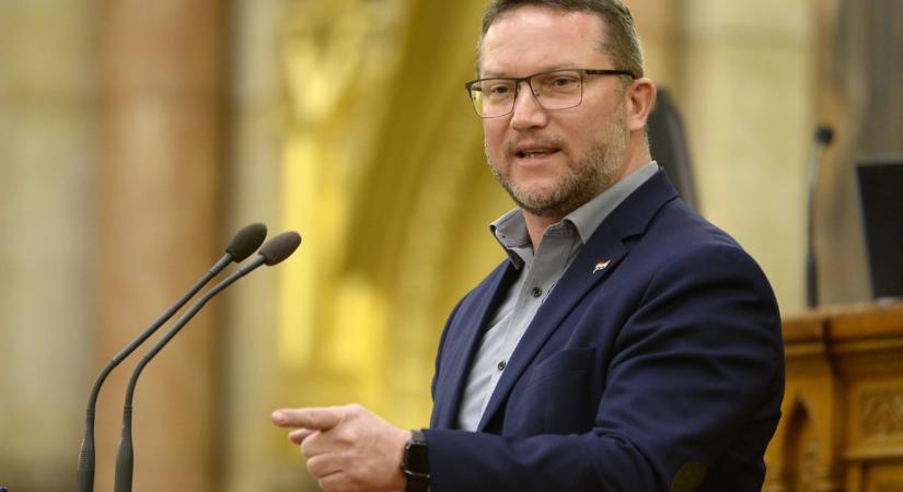 Bepöccent Ujhelyi István: „A valódi háborús kockázatot már Orbán Viktor jelenti”