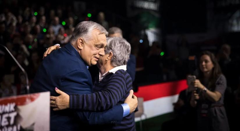 Orbán Viktor nőnap alkalmából köszöntötte a magyar hölgyeket