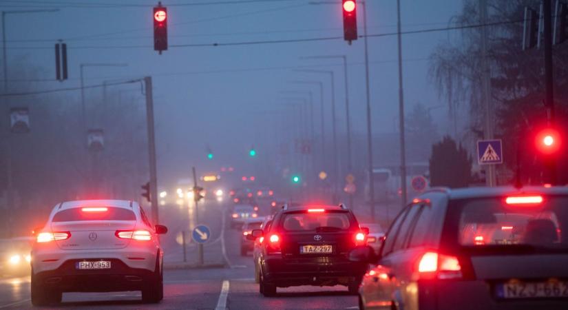 Ellenőrzésnél ezt nézheti a rendőr: kötelező tartozékok az autóban