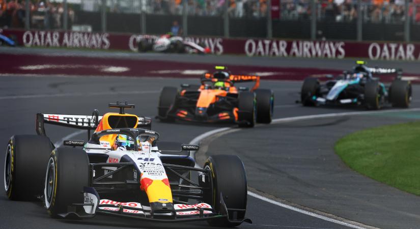 Bajnokokkal csatázott, pontot szerzett az F1 egyetlen újonca
