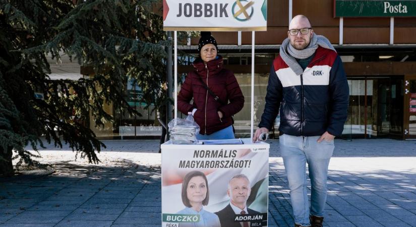 Milliós bírságot kaphat a Jobbik és a Normális Élet Pártja is a vissza nem vitt ajánlóívek miatt