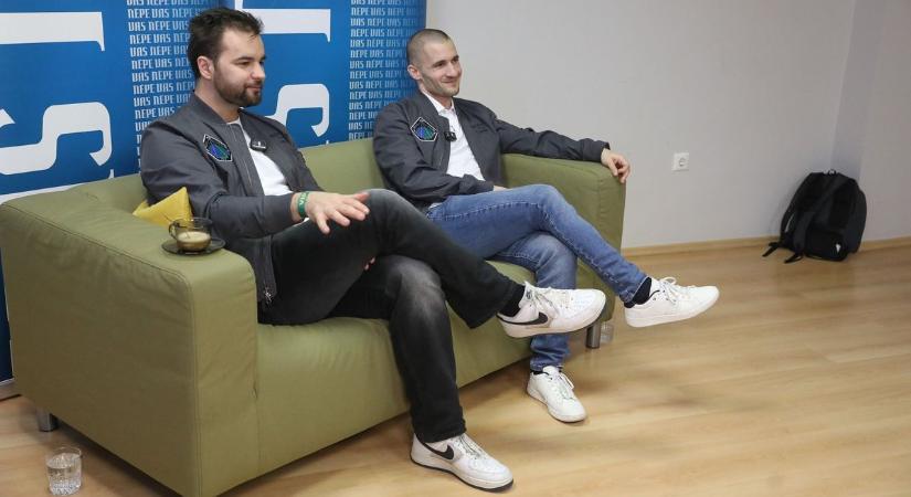 Gyerekek kérdezték Kapu Tibort a Vas Népe szerkesztőségében