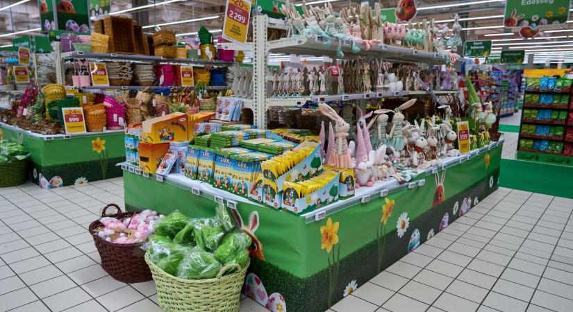 Egy kilogrammos csokinyúl, prémium sonkák, kalácskülönlegességek: ilyen lesz a húsvét az Auchan polcain!