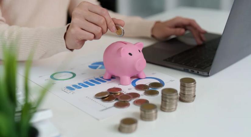 Megtakarítás mindenek felett: a fürdésen is spórolt, hogy törlessze hiteleit