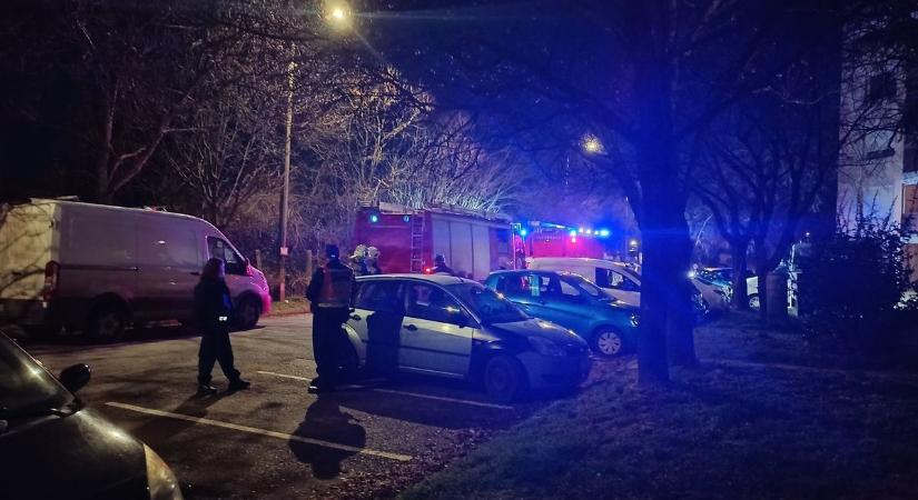 Egy első emeleti lakás gyulladt ki szombat este