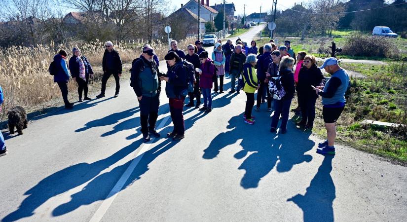 Séta a nyomvonal mentén: 78 kilométert járnak végig a századik évfordulóig