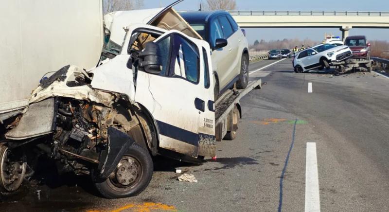 Letérdelt az M5-ös, brutális baleset okoz öt kilométeres torlódást