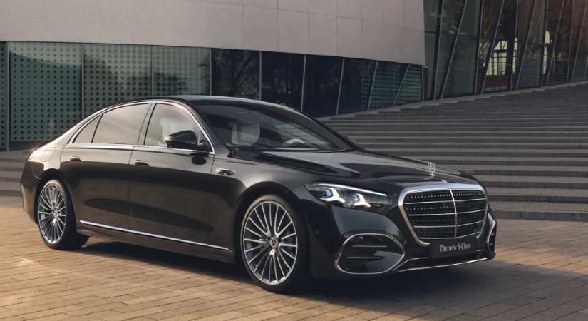 Drámaian beesett a profit a Mercedesnél, a cég egyszerre lő villannyal, dízellel és benzinesekkel