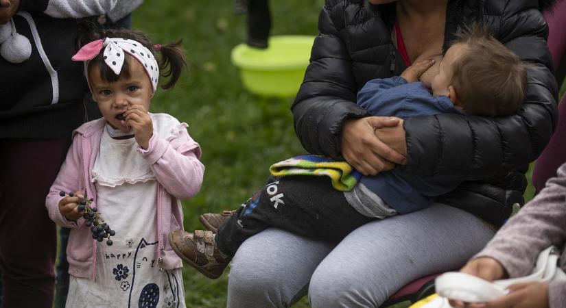 Gyermeknevelés mélyszegénységben: nem a szeretet hiányzik, hanem a minta