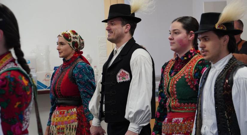 Füst, hagyomány, jókedv – disznótor Máriaújfaluban!