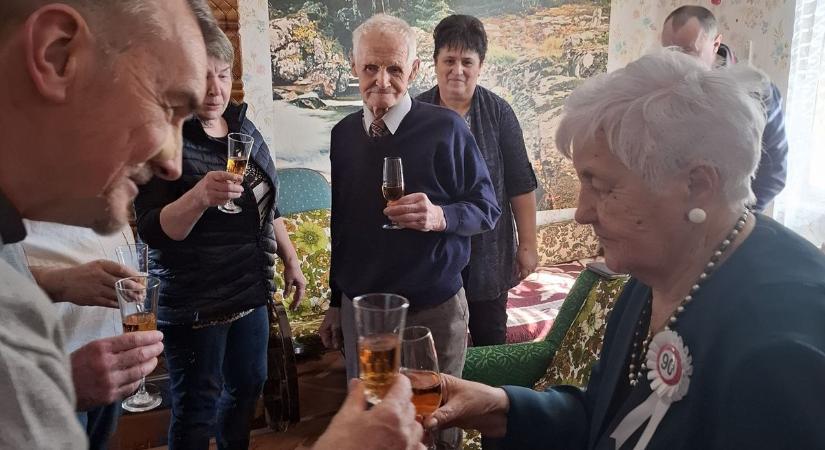 Kilencven éves hölgyet köszöntöttek a kis vasi faluban!