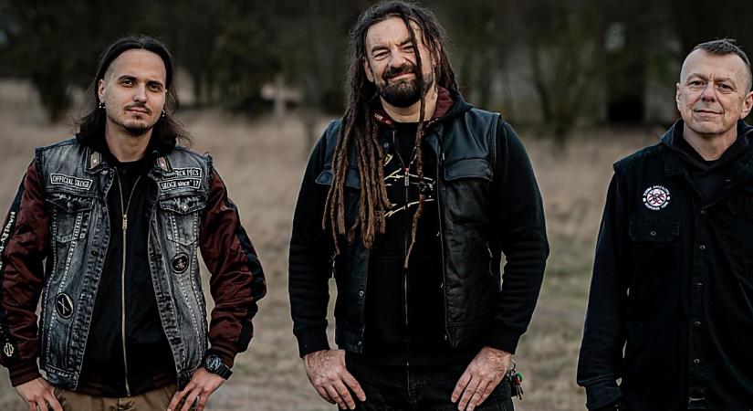 Ismét a húrok közé csap: új zenekart alapított a Tankcsapda volt gitárosa