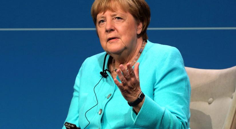 Angela Merkel felszólította Európát, hogy folytasson közvetlen párbeszédet Oroszországgal