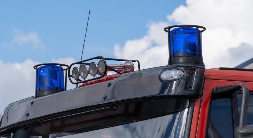 Kisbusz és autó ütközött Csengőd közelében