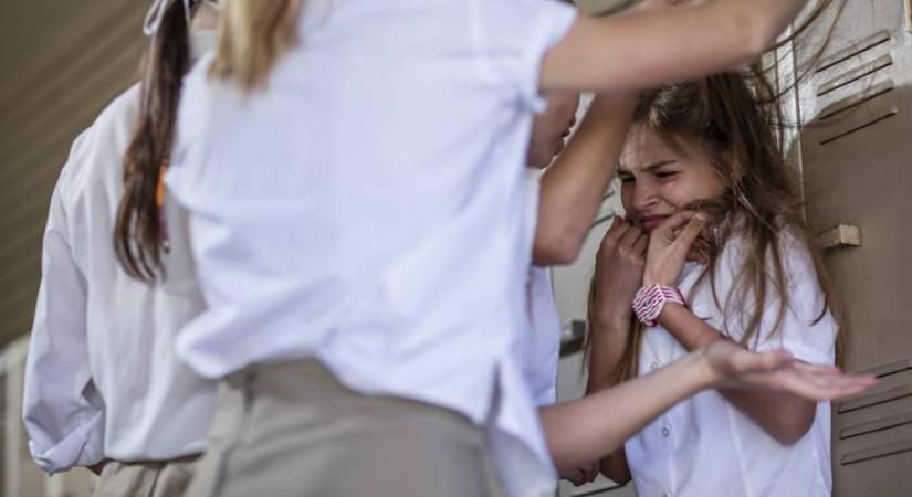 Erről a 3 dologról ismerhető fel a bullying: azonnal lépni kell, ha ezt látod