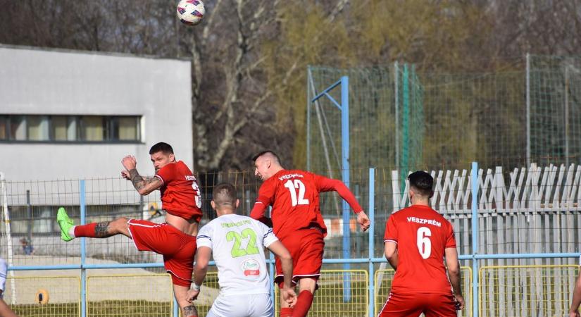 Értékes pontot gyűjtött a veszprémi futballcsapat