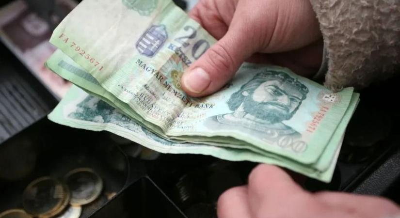 Régi papír 200-as lapul otthon? Meglepően sokat érhet egy-egy darab