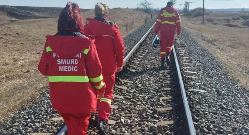 Halára gázolt a vonat egy férfit – Csak lánctalpas mentőjárművel tudták megközelíteni a helyszínt