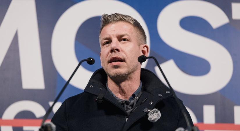 Magyar Péter az őt emlegető orosz nagykövetségnek: a magyarokat senki nem zsarolhatja és fenyegetheti