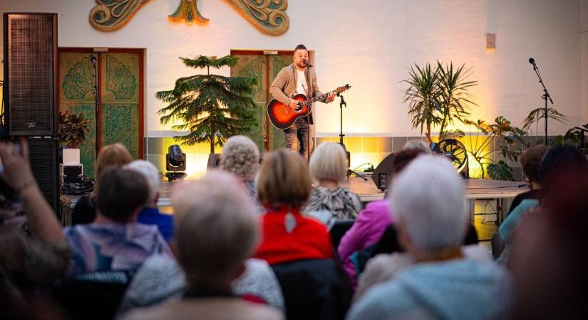Gudics Máté és Emilio tette felejthetetlenné a nőnapi estet a hajdú-bihari városban