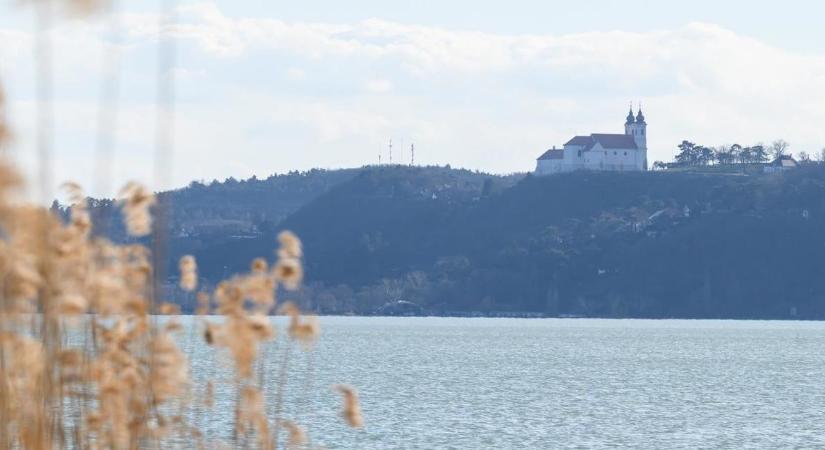 Berobbant a tavasz, szokatlanul meleg volt szombaton