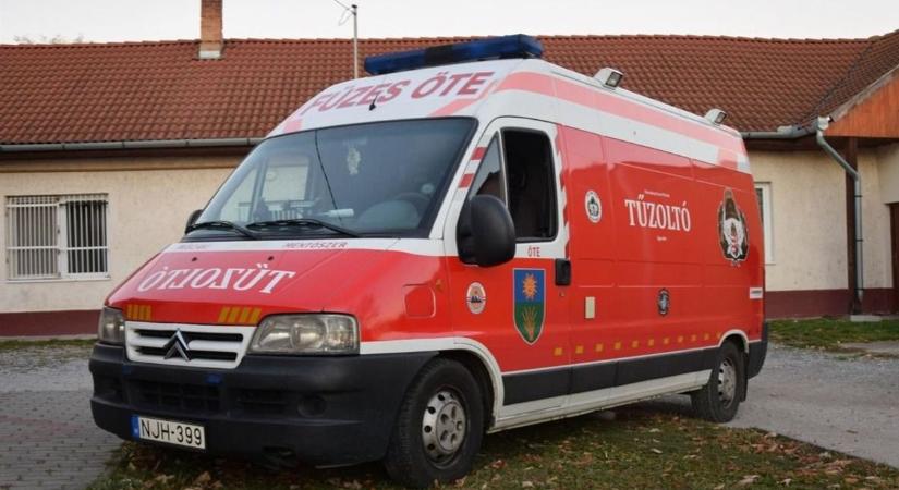 Tűzoltók szabadították ki saját házából a bajbajutott sérültet Füzesabonyban