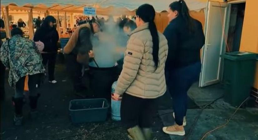 Hamisítatlan falusi disznótort tartottak Hajdú-Biharban - videóval