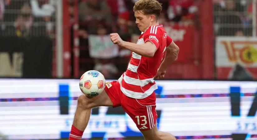 Videó: Schäfert már a 20. percben kiállították – napra pontosan két év után kapott újra piros lapot