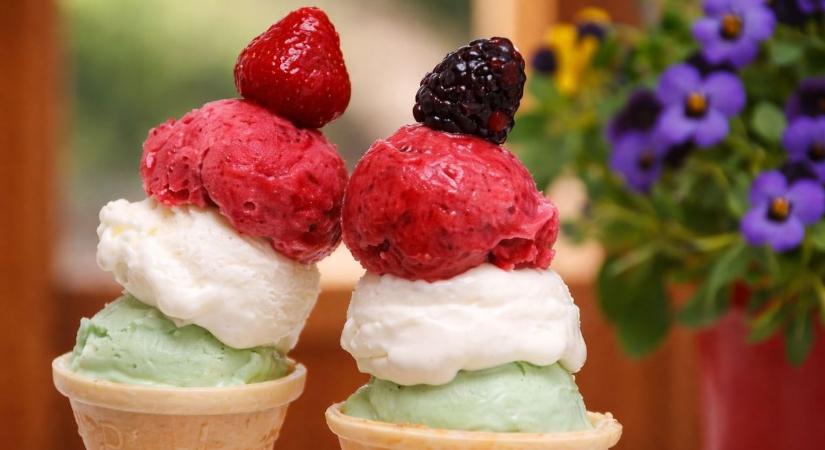 Ha nem nyaltál még nemzeti színű fagyit, a Balatonnál megteheted