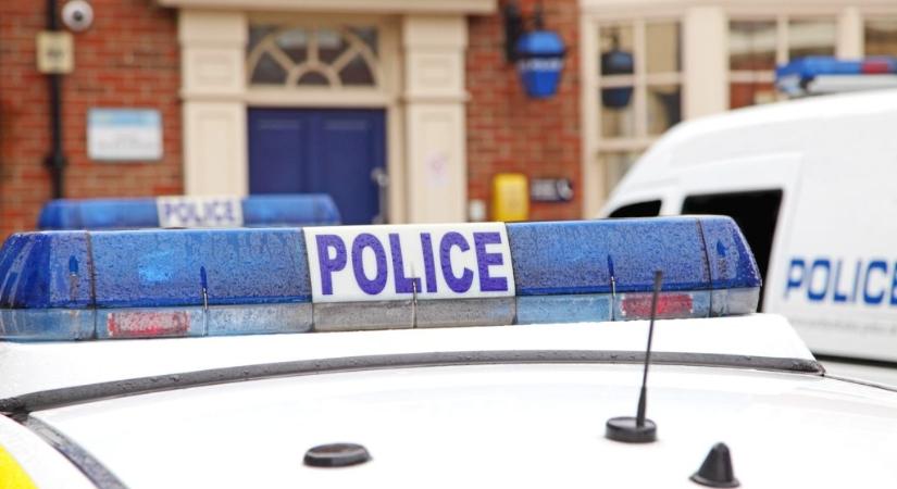 Lezártak egy brit pályaudvart, miután holttestet találtak a parkolójában