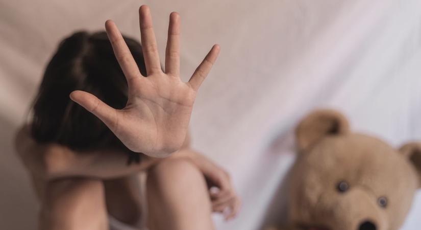 Szörnyű gyerekfotókat találtak a férfi telefonján